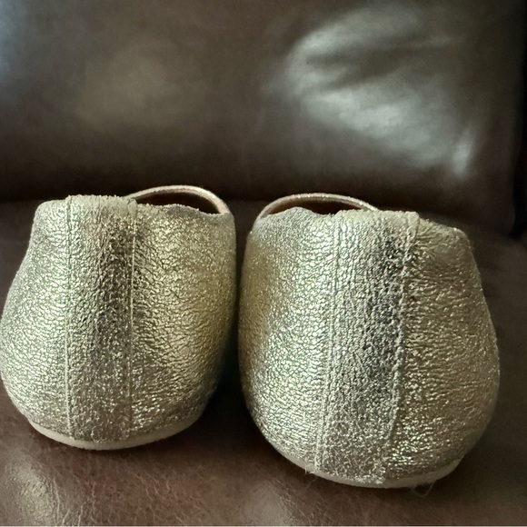 TOMS Women's Gold Glitter Ballet Flats - Size 8 - Picture 4 of 7